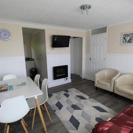 Relaxing Chalet On Popular California Sands Short Stroll To Beach, Nr Norfolk Broads & Great Yarmouth Scratby Exterior foto